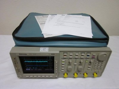 Осциллограф Tektronix TDS784D